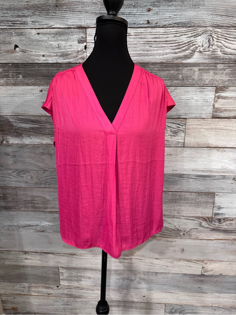 NWT RACHEL Rachel Roy Hot Pink V-Neck Silky Cap Sleeve Blouse